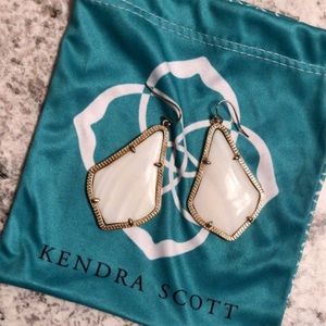Kendra Scott Alexandra Earrings White Pearl